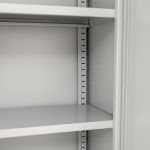 półki metalowe z regulacją co 2,5 cm